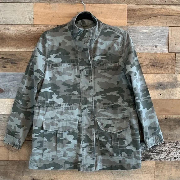 Universal Thread Camouflage Jacket - Picture 3 of 15